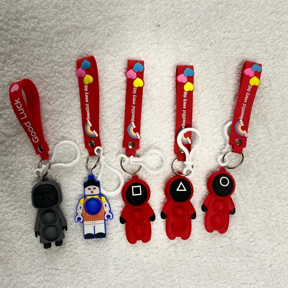 Squid game pop it keychain